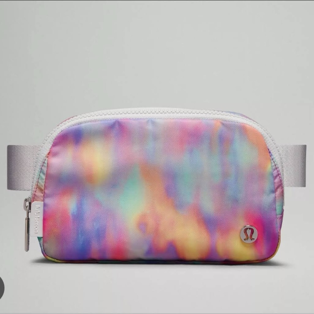 lululemon NWT Everywhere Belt Bag 1L Prism Wash Print Multi/Vapor